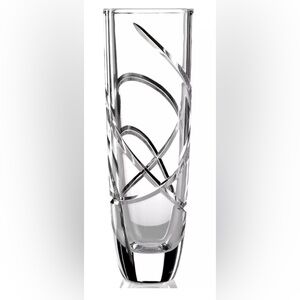 Lenox Crystal “Adorn” 10-inch bud vase.
